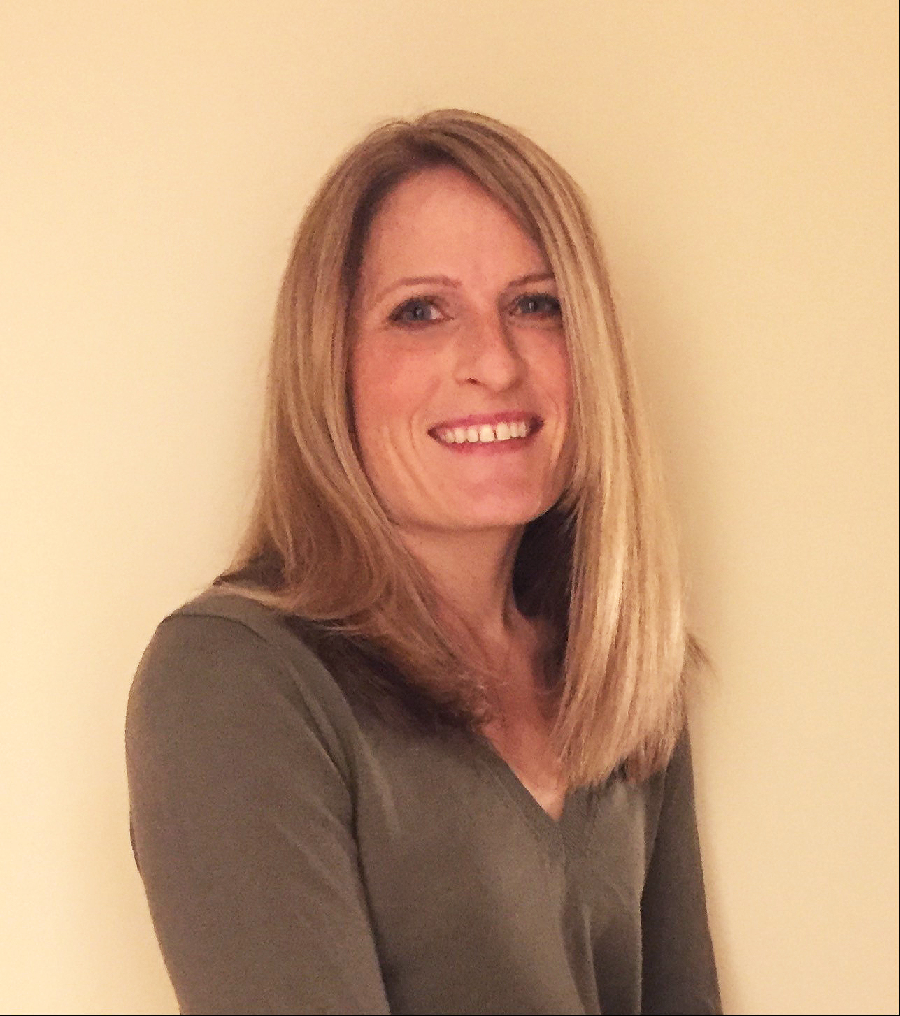 Headshot of Suzanne Russell-Curtis, RDN